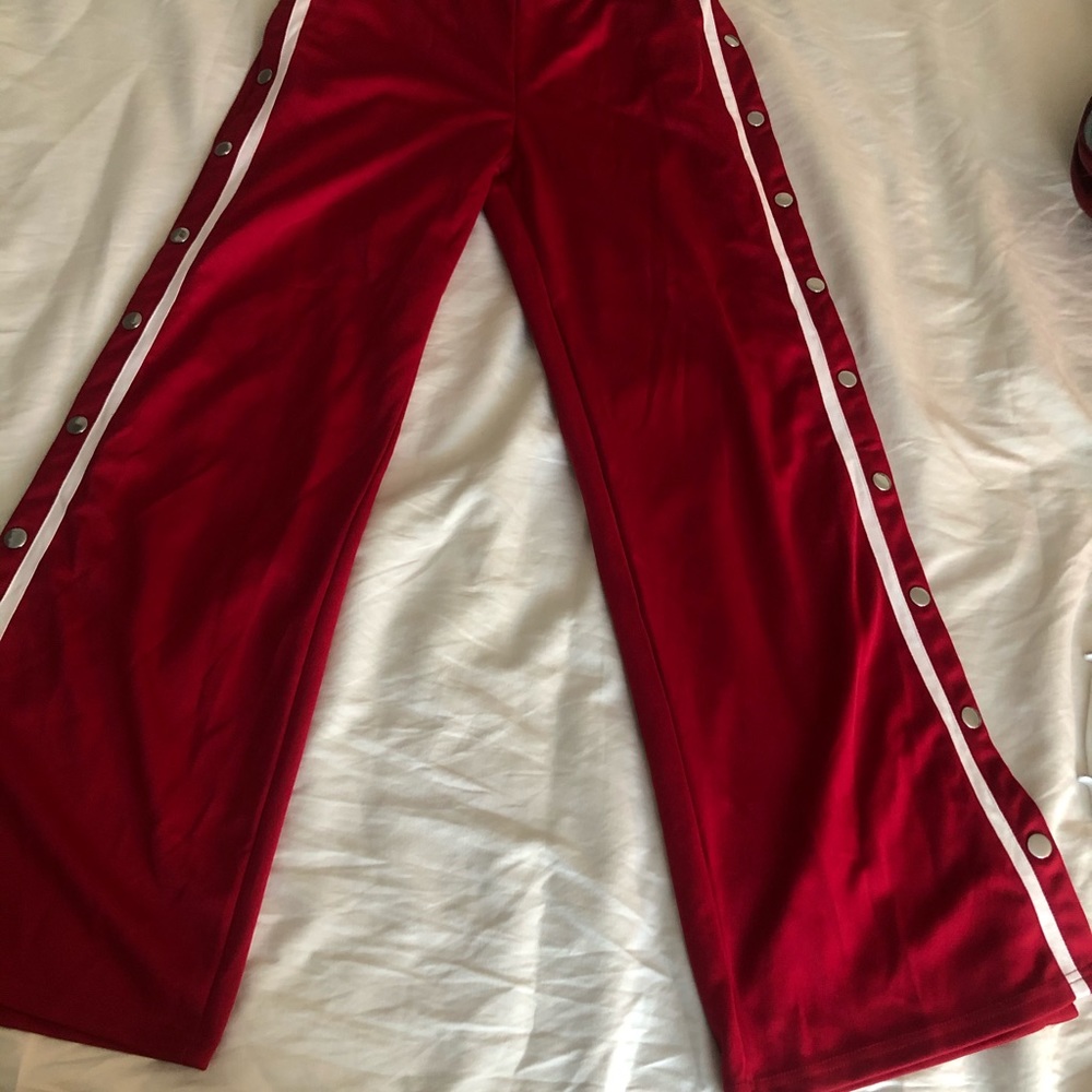 Clothes - Picture 4 of 16